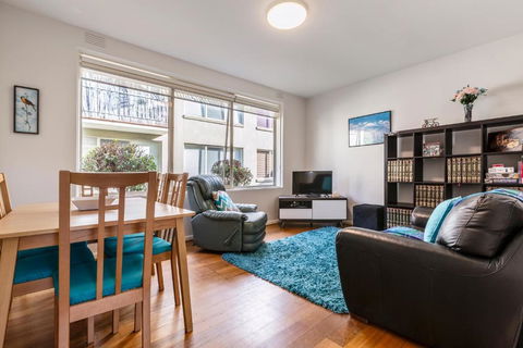 Quaint & Homey Ripponlea Flat - Accommodation 4U 0