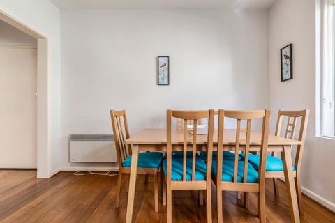 Quaint & Homey Ripponlea Flat - Accommodation 4U 3