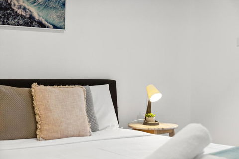 Quaint Double Room - Centrally Located At Glenfield - Shared Bathroom - Accommodation 4U 2