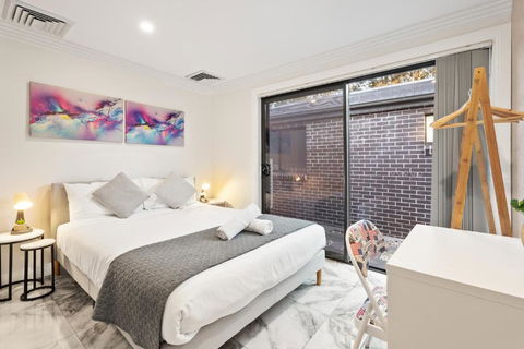 Quaint Double Room - Centrally Located At Glenfield - Shared Bathroom - Accommodation 4U 1