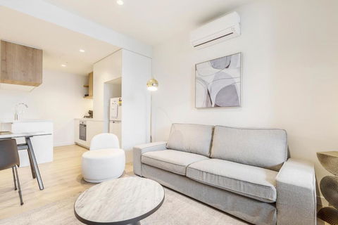 Quaint Stylish Hideout In Trendy South Melbourne - Accommodation 4U 2