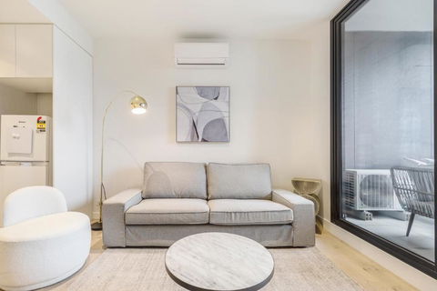 Quaint Stylish Hideout In Trendy South Melbourne - Accommodation 4U 1