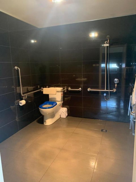 Queens Arms Hotel - Accommodation 4U 1