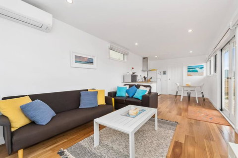 Quiet, Luxurious Guest House - Couples Retreat - Accommodation 4U 3