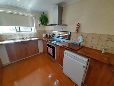 QUIET PROPERTY BY THE RIVER - Accommodation 4U 3