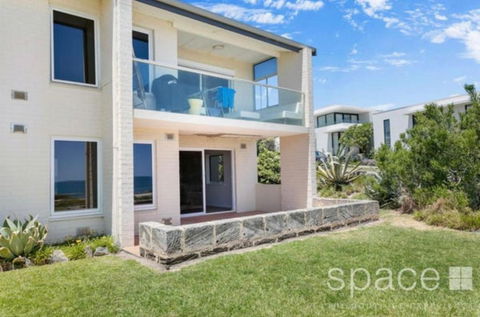 Quintessential Oceanview Apartment In Cottesloe - Accommodation 4U 3