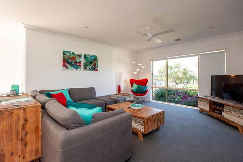 R&R By The Bay In Prime Location - Accommodation 4U 2