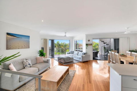 Rainbow Towers 2 Rainbow Beach - Accommodation 4U 1