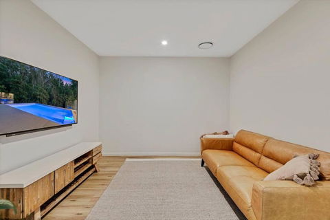 Rainforest Villa: Luxe Escape - Accommodation 4U 3