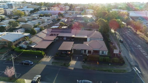 Asters On James Motor Inn - Accommodation 4U 1