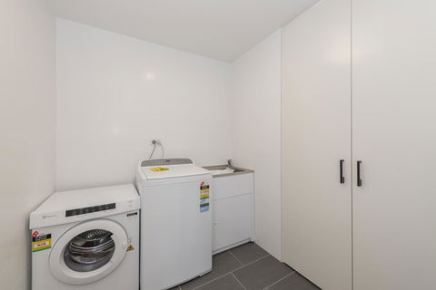 Astra Apartments Newcastle (Broadmeadow) - Accommodation 4U 3