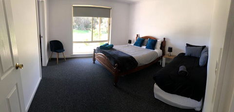 At HOME On HOLMES - Accommodation 4U 3