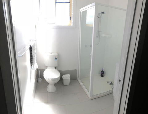 At HOME On HOLMES - Accommodation 4U 2