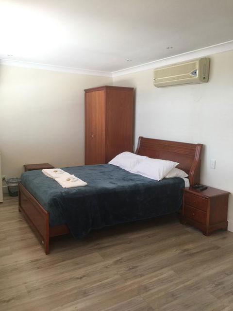 Aussie Hotel & Motel - Accommodation 4U 0