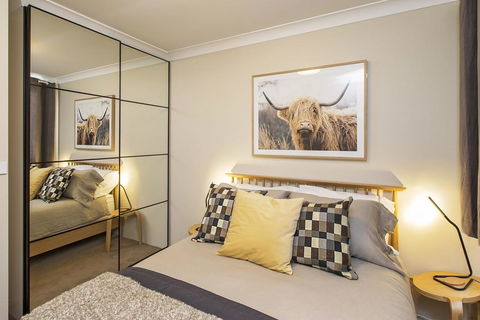 Avalanche 6 - Sophisticated Style &modern Comfort With A Central Location - Accommodation 4U 0
