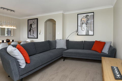Avalanche 6 - Sophisticated Style &modern Comfort With A Central Location - Accommodation 4U 1