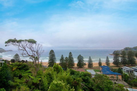 Avoca Heights House /// 4 BDR 2.5 BTH // Direct Ocean Views - Accommodation 4U 3