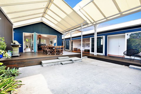 Ayana Beach House - Pet Friendly - Opposite Beach - Accommodation 4U 2