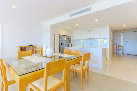 Azura Ocean View Holiday Apartment - Accommodation 4U 3