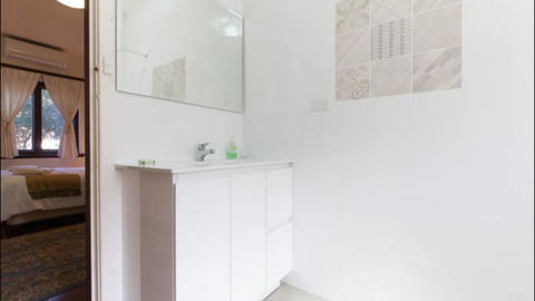 B4 Apartment Close To City, UWA, Nedlands & Swan River - Accommodation 4U 3