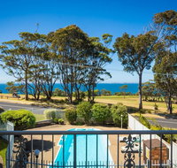 Ballingalla Apartments - By the Golf Course - Accommodation 4U