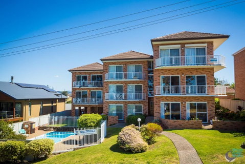 Ballingalla Apartments - By The Golf Course - Accommodation 4U 1