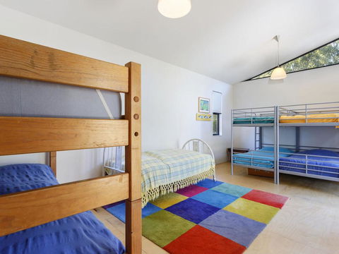 Barefoot Beach House - Accommodation 4U 1