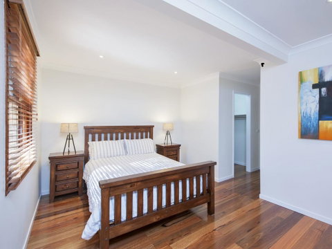 Barefoot Beach House, 24 Essendene Road - Accommodation 4U 1
