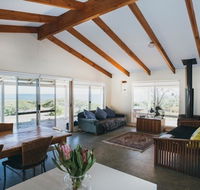 Bay Beach House - Accommodation 4U