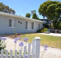 Bay Breeze Cottage - Accommodation 4U