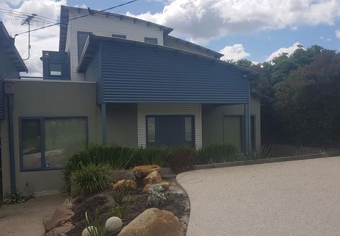 Bay Breeze Holiday Home - Accommodation 4U 1