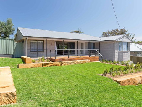 Bay Dream Believer', 16 Verona Road - Pet Friendly, Boat Parking & WIFI - Accommodation 4U 3