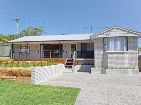 Bay Dream Believer', 16 Verona Road - Pet Friendly, Boat Parking & WIFI - Accommodation 4U 0