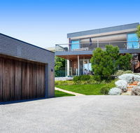 Bay Vista - Amazing Bay Views with the beach at your doorstop - Accommodation 4U