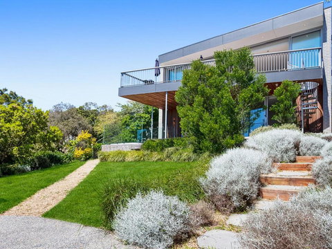 Bay Vista - Amazing Bay Views With The Beach At Your Doorstop! - Accommodation 4U 3