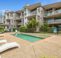 BEACH BLISS LUXURIOUS APARTMENT with POOL - Accommodation 4U