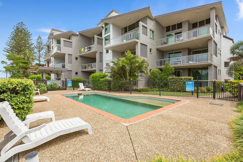 BEACH BLISS LUXURIOUS APARTMENT With POOL - Accommodation 4U 0
