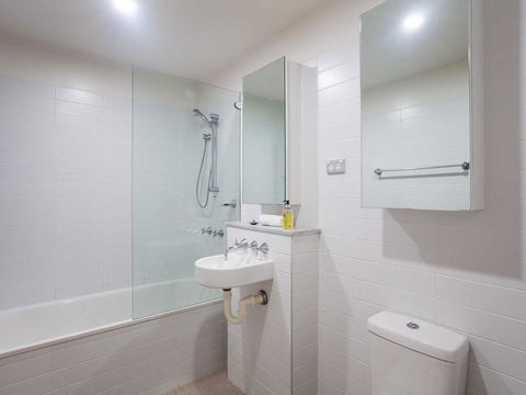Beach House 7' 26 One Mile Close - Air Conditioned, Wifi, Foxtel, Linen - Accommodation 4U 3