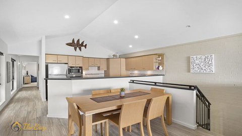 Beach House 72A Marine Drive - Fingal Bay - Accommodation 4U 3