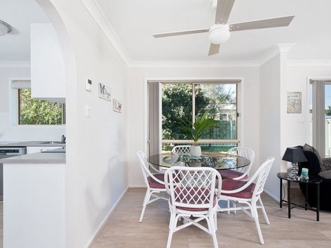 Beach Paradise @ Anna Bay - Accommodation 4U 0