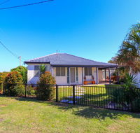 Beach Side Cottage At Blacksmiths - Accommodation 4U