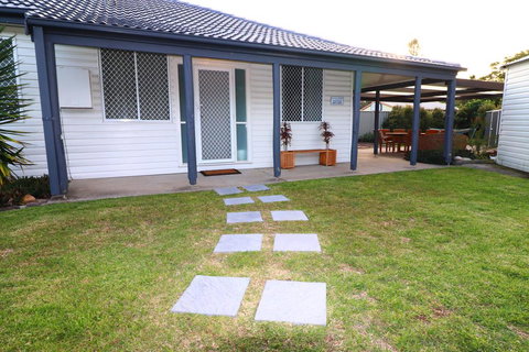 Beach Side Cottage At Blacksmiths - Accommodation 4U 1