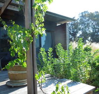 Beach Side Garden Apartment - Accommodation 4U