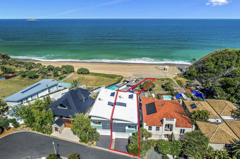 Beachfront #12 - Accommodation 4U 1