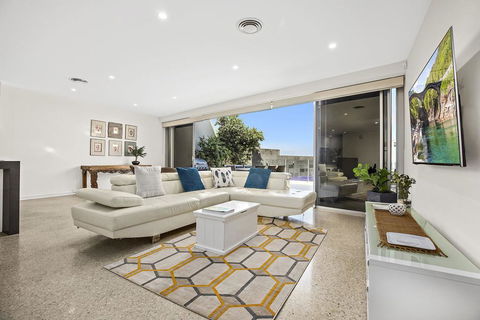 Beachfront #12 - Accommodation 4U 2