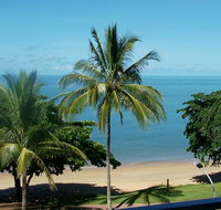 Beachfront Apartments on Trinity Beach - Accommodation 4U