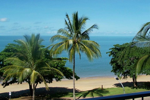 Beachfront Apartments On Trinity Beach - Accommodation 4U 0