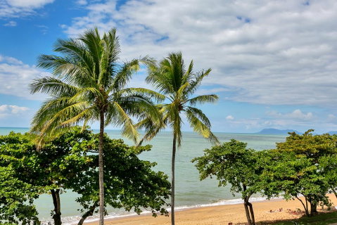 Beachfront Apartments On Trinity Beach - Accommodation 4U 1
