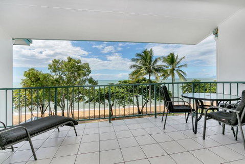 Beachfront Apartments On Trinity Beach - Accommodation 4U 2