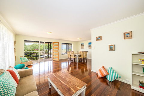 Beachfront At Bribie 2 Puppy Friendly - Accommodation 4U 2